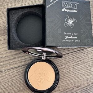 MD-7 Professional "DIAMOND FIX" Smooth 2-way Foundation - Light Beige